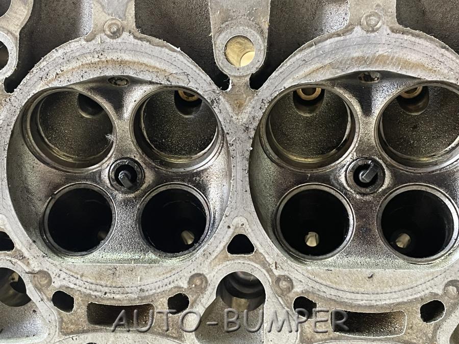 Volkswagen Passat 2005- Головка блока 06H103373J